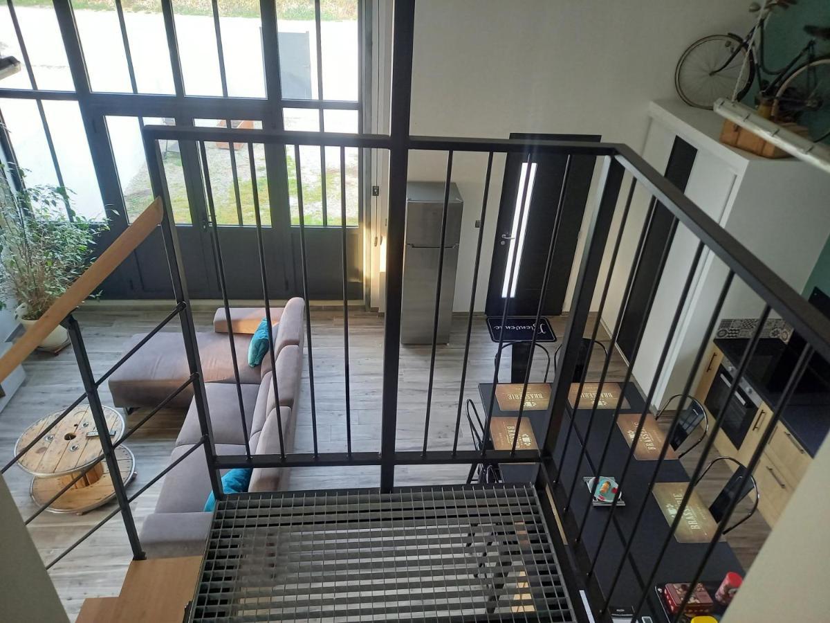 Cosy-Loft Industriel , Jacuzzi , Wifi , 6 Personnes Max Villa Aigues-Vives  Exterior photo